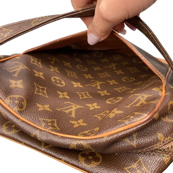 Authentic Louis Vuitton Monogram Danube MM Large Crossbody Bag & Dust Bag - Picture 10 of 15